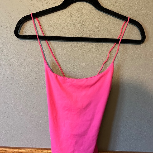 Open Back Tank Top - Picture 4 of 4